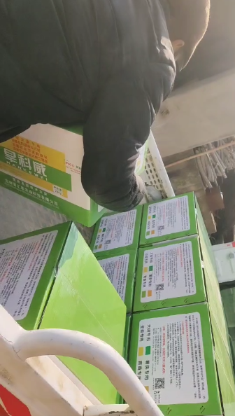 农民纷纷采购旱科威保产促增收